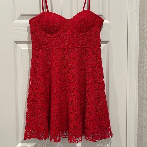 Lulu's Red Crochet Lace Bustier Skater Dress Size Large - Picture 10 of 10